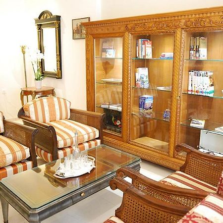 Heraklion Center Boutique 3 Bedroom Apartment Penelope Bagian luar foto