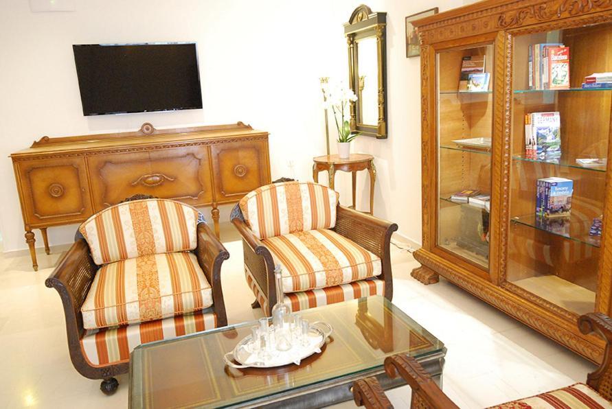 Heraklion Center Boutique 3 Bedroom Apartment Penelope Bagian luar foto